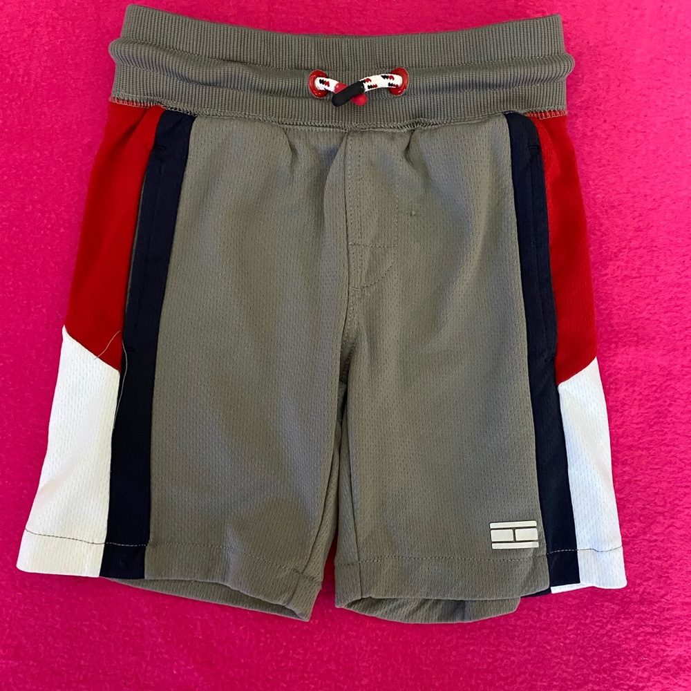 Boys 5T Tommy Hilfiger Shorts